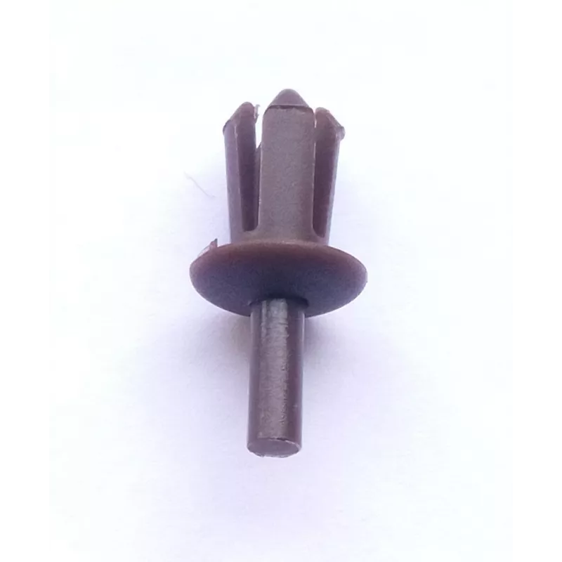 Rivet pour fixation de carénage de porte Dierre